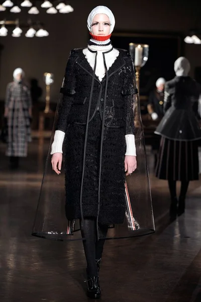Look 28
